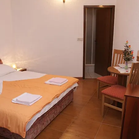 Hotel Makarska 호텔