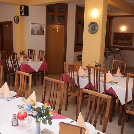Hotel Makarska 호텔 3*