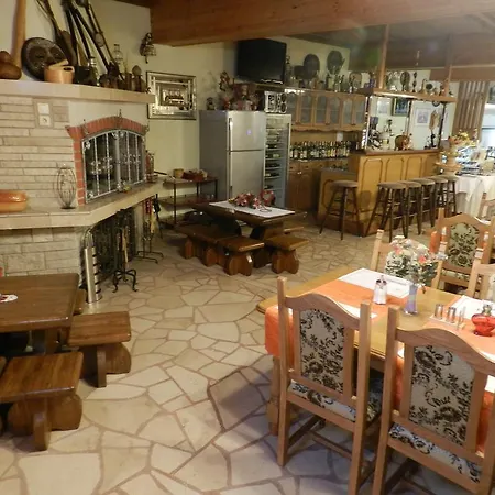 호텔 Hotel Makarska 3*