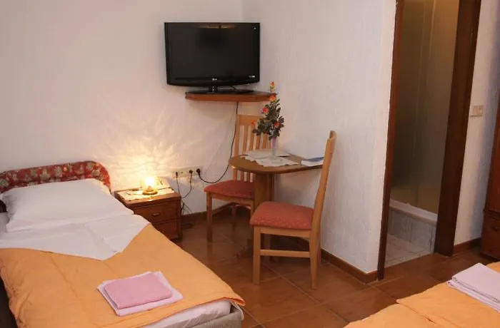 Ξενοδοχείο Hotel Makarska 3*