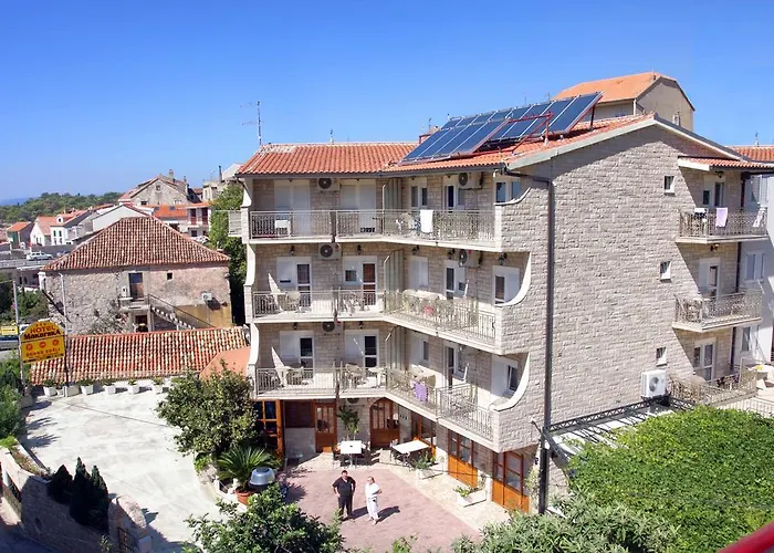 Ξενοδοχείο Hotel Makarska 3*