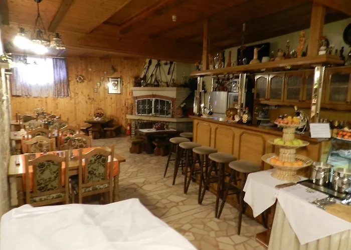 מלון Hotel Makarska