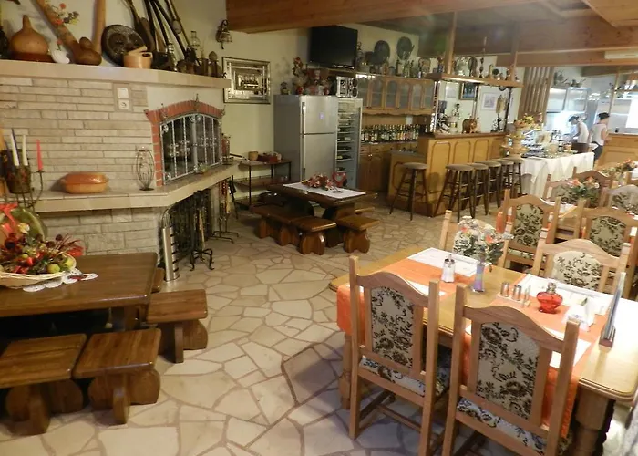 מלון Hotel Makarska 3*